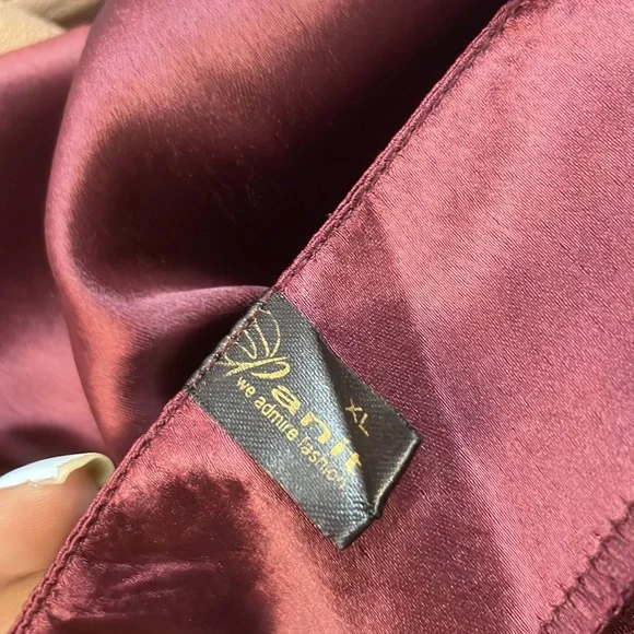 Satin gown. Worn only twice. - Picture 3 of 3